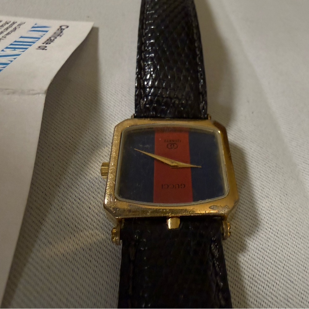 Gucci 3000M Vintage Stripe Dial Watch (Red/Navy) w/ COA & Two Straps - Picture 2 of 7